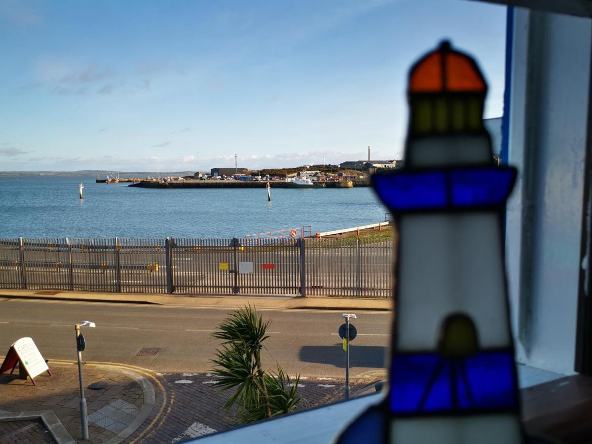 The Hut Wales - A Sea Front Inn Holyhead Exterior foto