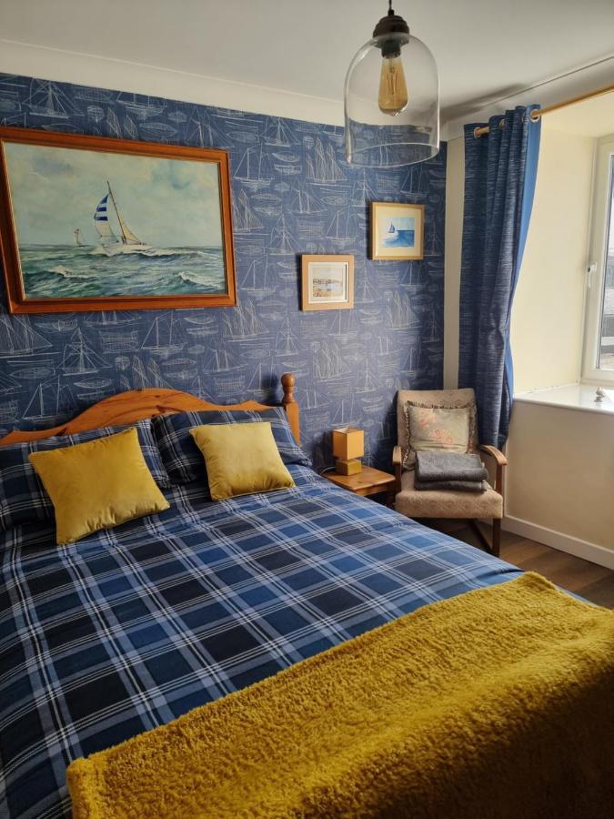 The Hut Wales - A Sea Front Inn Holyhead Exterior foto